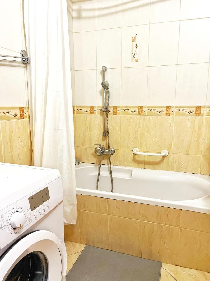 Room In Old Town คราคูฟ ภายนอก รูปภาพ