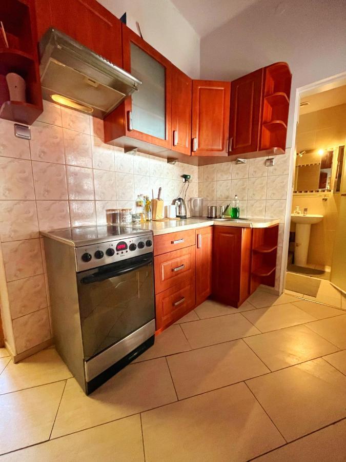 Room In Old Town คราคูฟ ภายนอก รูปภาพ