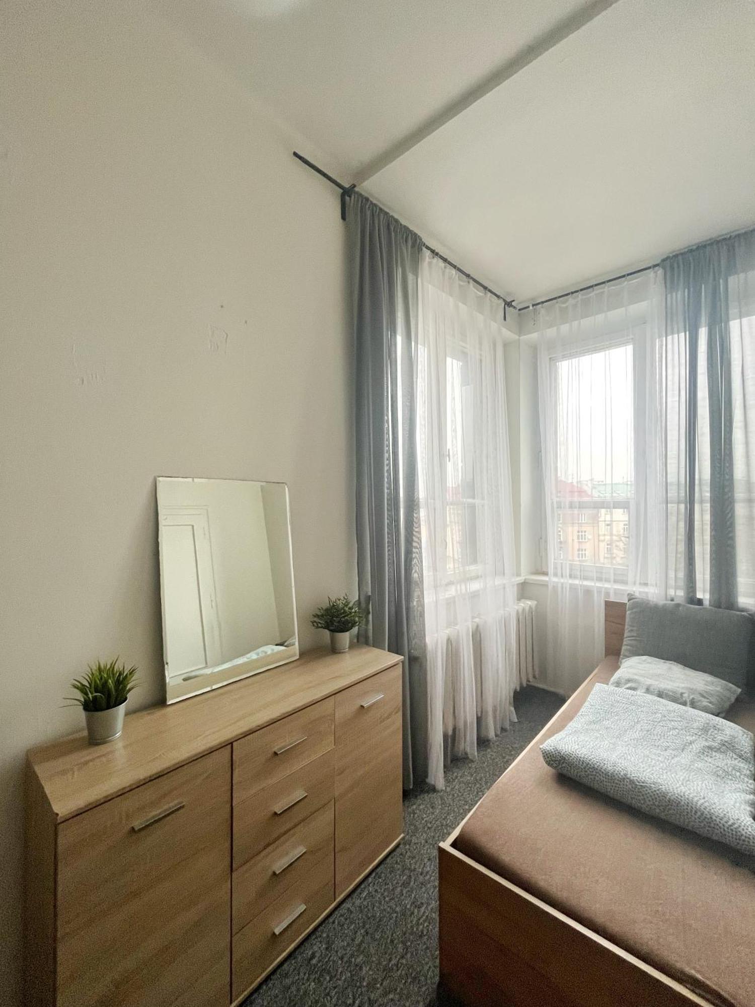 Room In Old Town คราคูฟ ภายนอก รูปภาพ