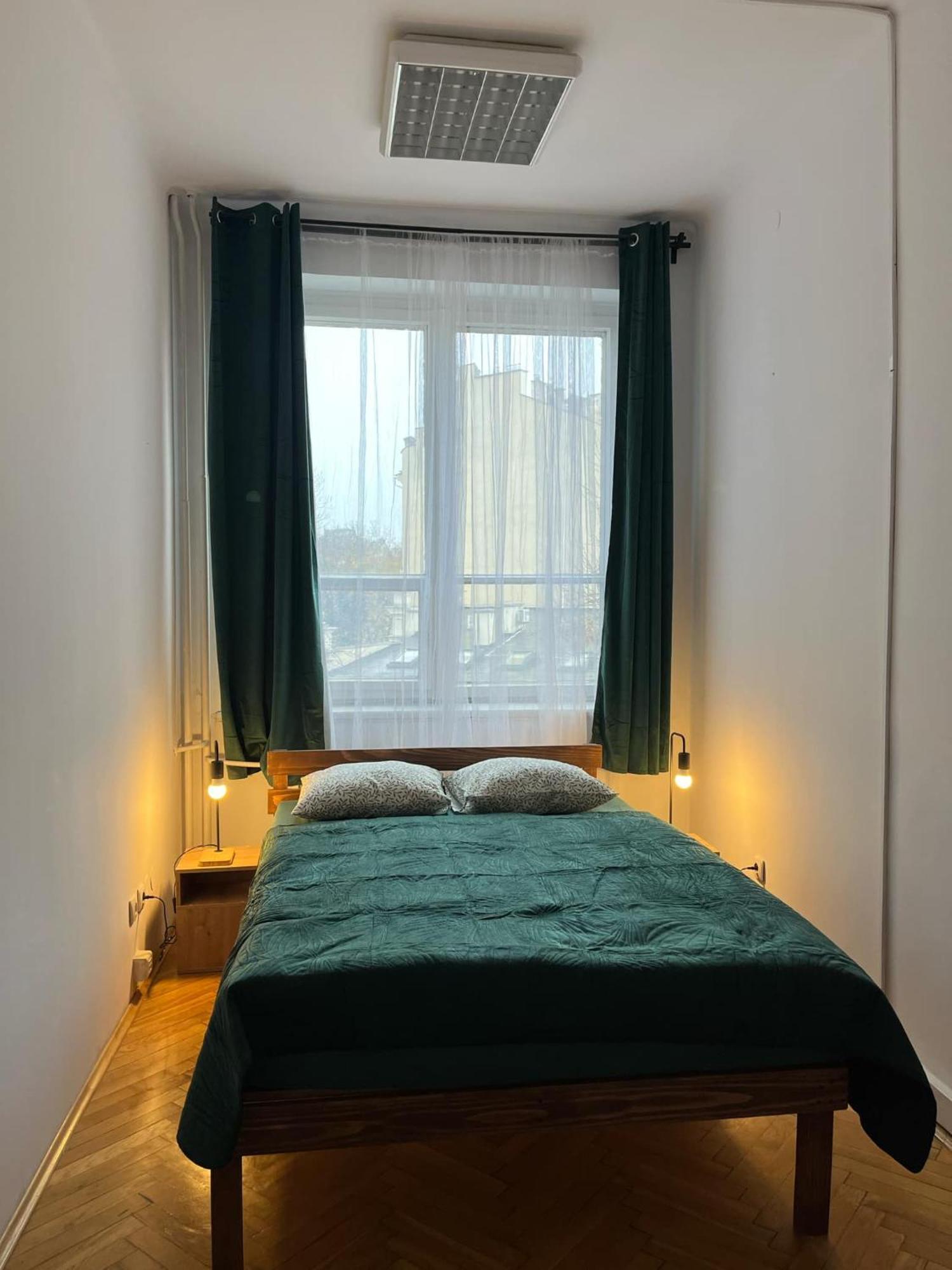 Room In Old Town คราคูฟ ภายนอก รูปภาพ