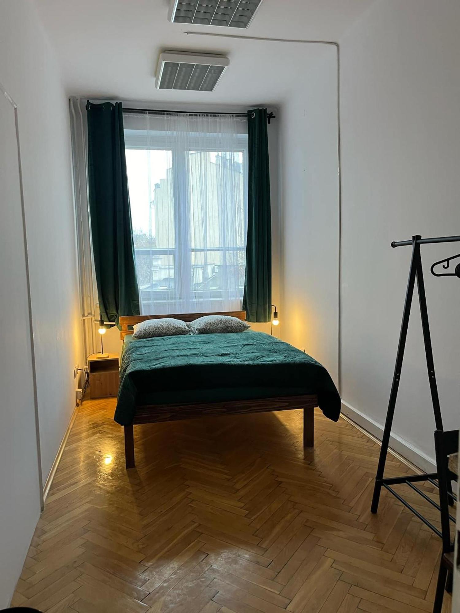 Room In Old Town คราคูฟ ภายนอก รูปภาพ